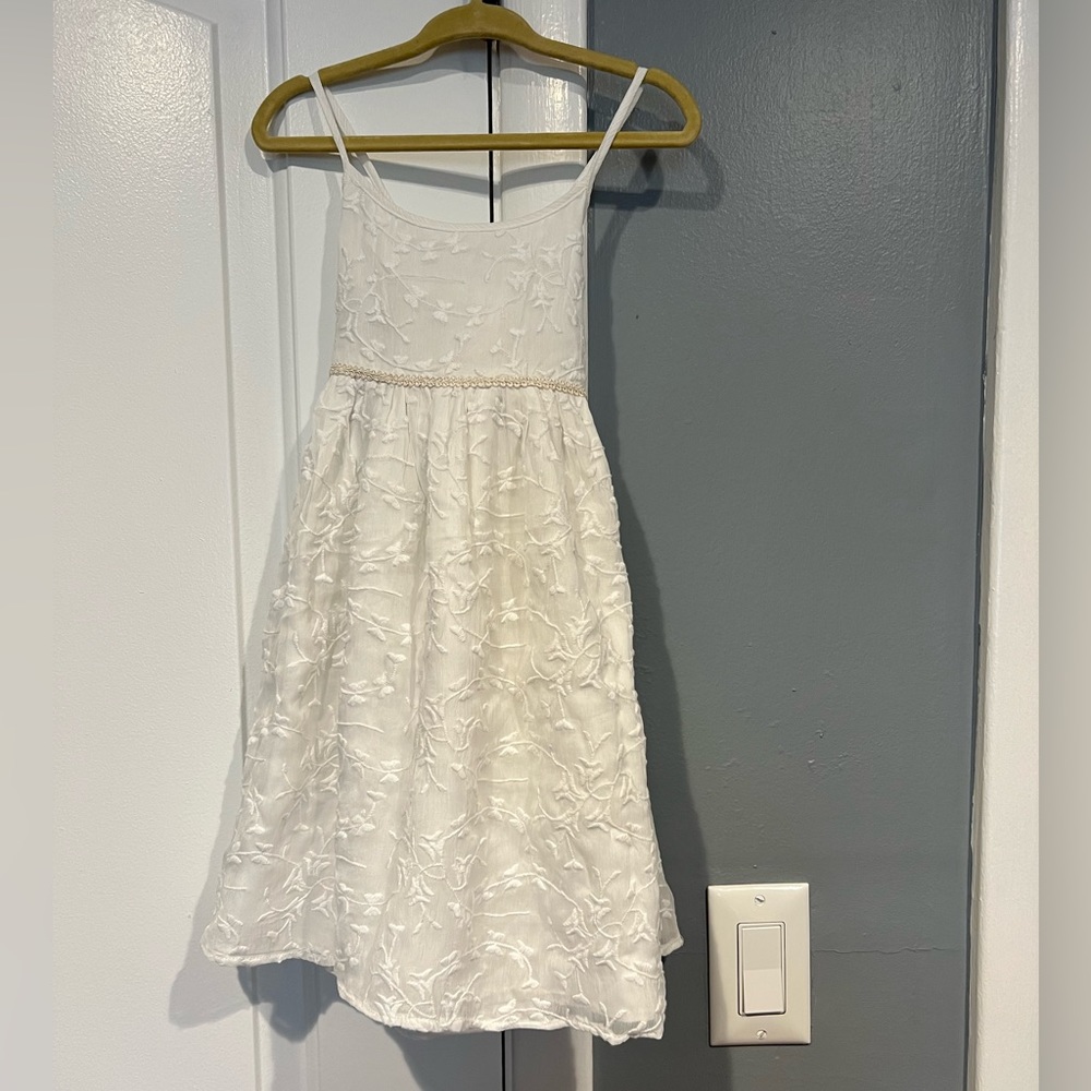 NWT- Pippa & Julie Floral Embroidered Dress- Size 4T